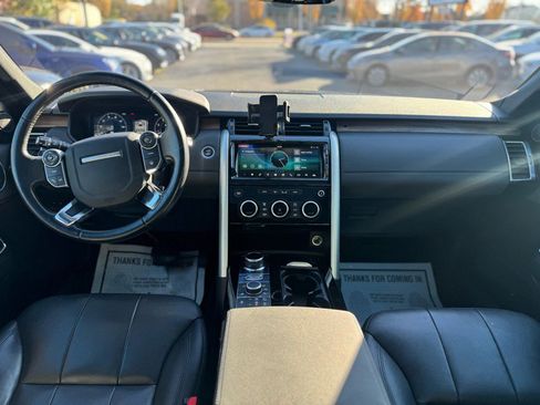 Used 2018 Land Rover Discovery HSE image 13