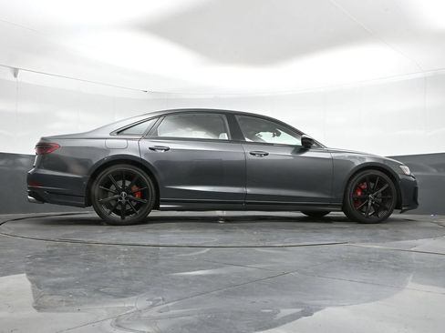 Used 2022 Audi S8 AWD/4WD image 41