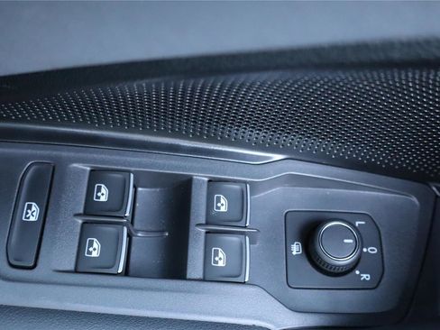 New 2026 Volkswagen Tiguan SE R-Line image 13