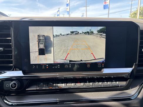 Used 2025 Chevrolet Silverado 1500 ZR2 w/ Technology Package AWD/4WD image 37