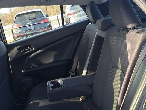 Used 2017 Toyota Prius Two image 11