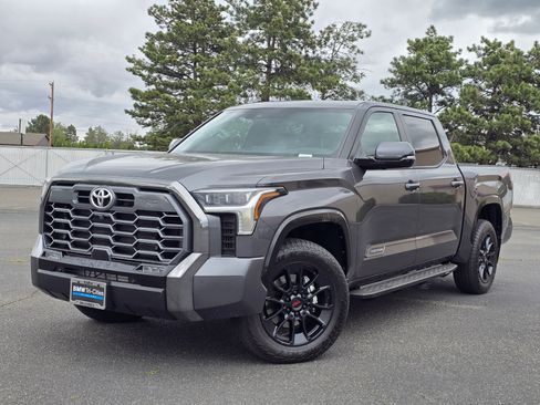 Used 2025 Toyota Tundra Platinum AWD/4WD image 31