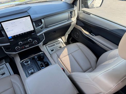Used 2024 Ford Expedition Max XLT AWD/4WD image 18