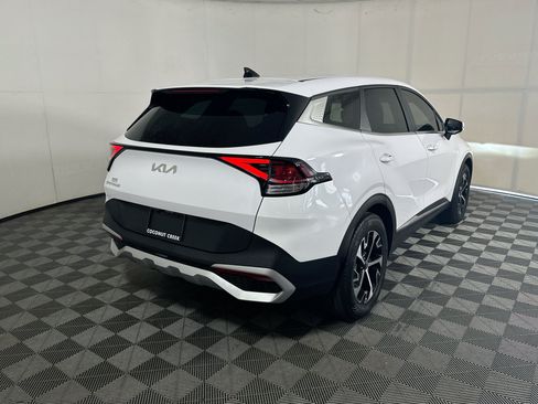 Used 2025 Kia Sportage EX FWD image 3
