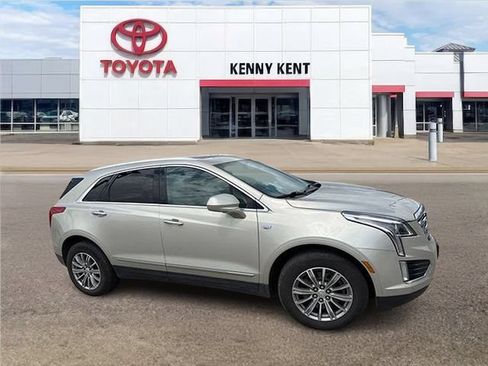 Used 2017 Cadillac XT5 Luxury w/ Driver Awareness Package FWD image 1