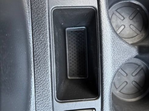 Used 2018 Nissan Rogue SV AWD/4WD image 37