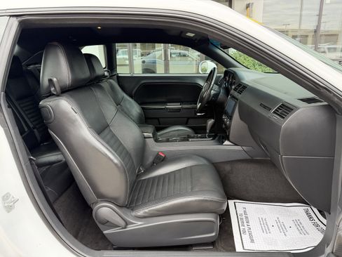 Used 2011 Dodge Challenger image 26