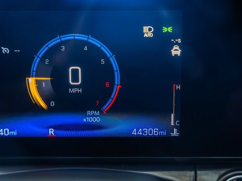 Used 2024 Chevrolet Trax ACTIV w/ Driver Confidence Package FWD image 41