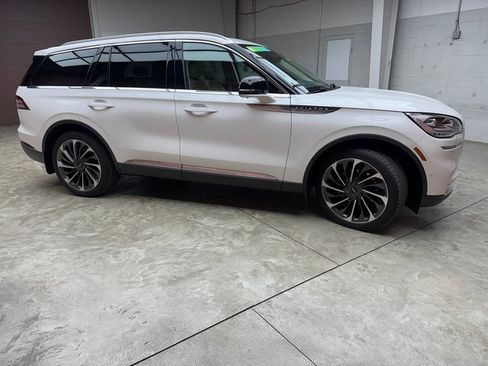 Used 2020 Lincoln Aviator Reserve w/ Equipment Group 201A image 6