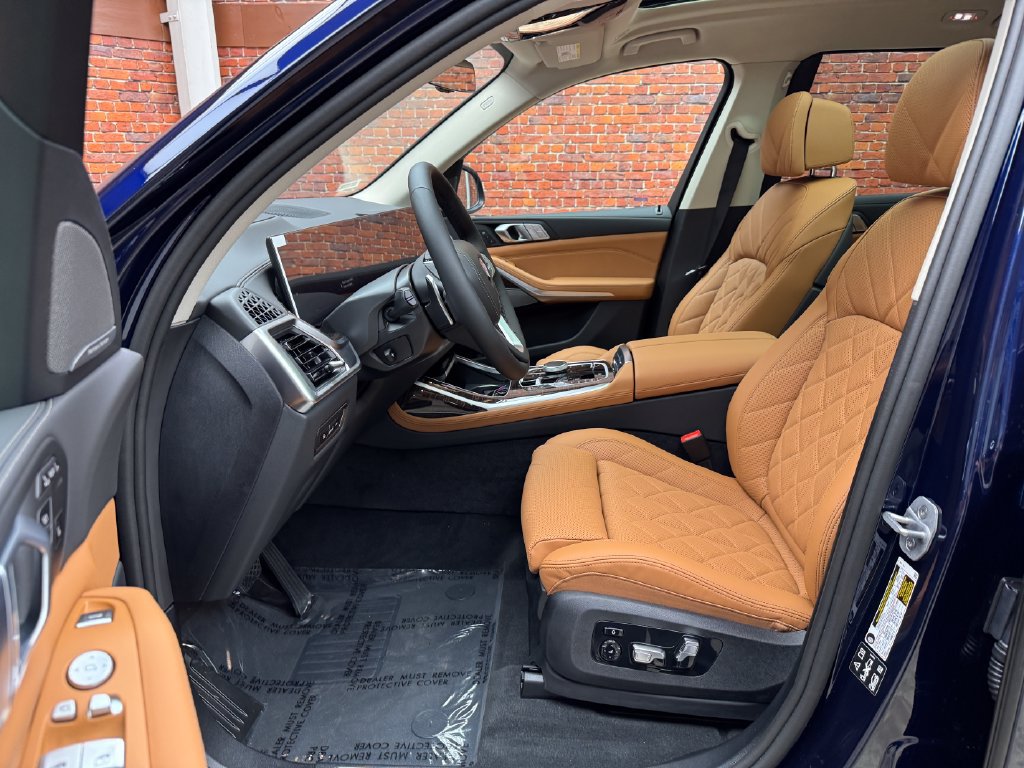 Used 2027 BMW X7 xDrive40i AWD/4WD image 24