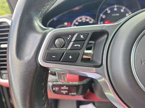 Used 2019 Porsche Cayenne AWD/4WD image 17