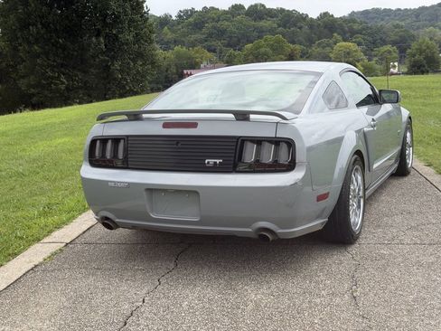 Used 2005 Ford Mustang GT Premium RWD image 25