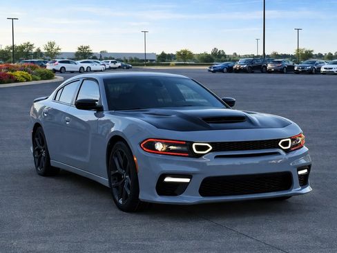 Used 2021 Dodge Charger SXT w/ Blacktop Package image 7