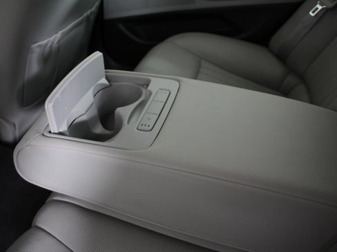 Used 2015 Hyundai Genesis 3.8 image 22