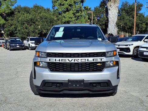 Used 2020 Chevrolet Silverado 1500 Custom w/ Custom Value Package image 2