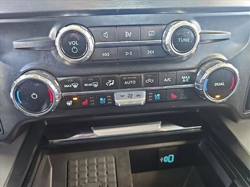 Certified 2024 Ford F250 Lariat w/ Black Appearance Package image 20