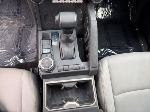 Used 2024 Toyota Tacoma SR5 AWD/4WD image 23