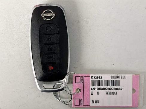 Used 2025 Nissan Pathfinder SV AWD/4WD image 10