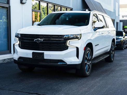 Used 2024 Chevrolet Suburban RST w/ Sport Performance Package RWD image 4