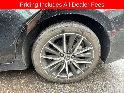 Used 2024 Toyota Camry SE FWD image 3