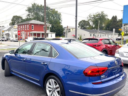 Used 2017 Volkswagen Passat 1.8T SEL Premium image 4