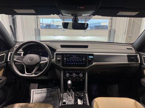 Used 2022 Volkswagen Atlas Cross Sport SE image 27