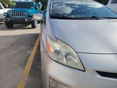 Used 2014 Toyota Prius Four FWD image 7