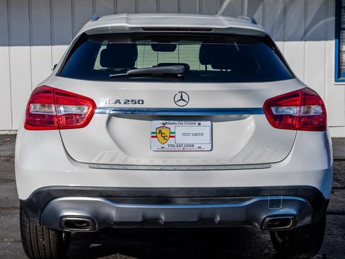 Used 2019 Mercedes-Benz GLA 250 w/ Convenience Package image 4