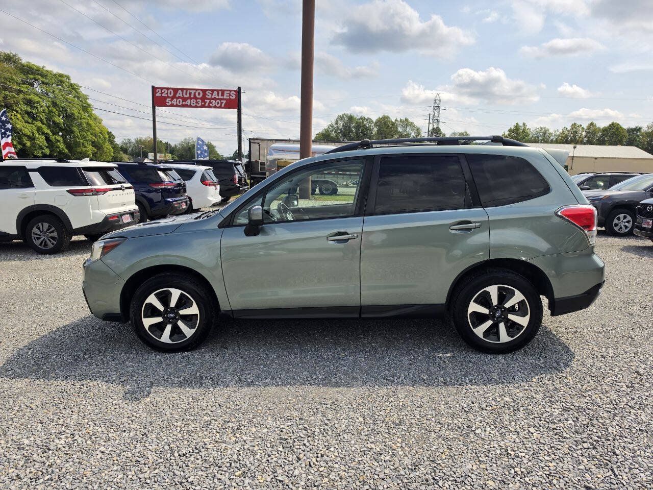 Used 2017 Subaru Forester 2.5i Premium w/ All-Weather Package AWD/4WD image 3