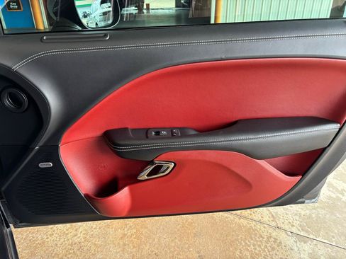 Used 2020 Dodge Challenger SRT Hellcat RWD image 17