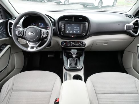 Used 2020 Kia Soul S FWD image 10
