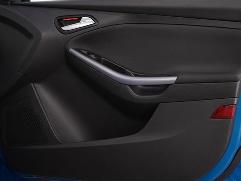 Used 2014 Ford Focus Titanium image 9