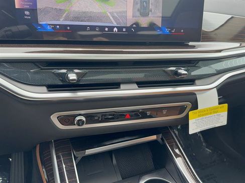 New 2026 BMW X7 xDrive40i AWD/4WD image 19