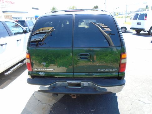 Used 2001 Chevrolet Suburban 2500 LT w/ LT Preferred Equipment Group AWD/4WD image 5