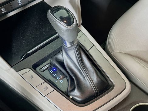 Used 2018 Hyundai Elantra Value Edition FWD image 24
