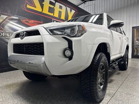 Used 2019 Toyota 4Runner TRD Off-Road Premium AWD/4WD image 2