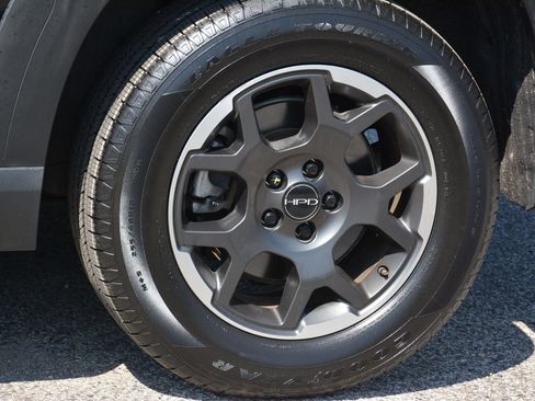 Used 2023 Honda Pilot LX image 32