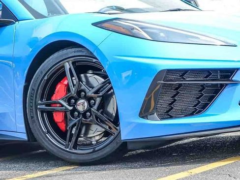 Used 2023 Chevrolet Corvette Stingray Premium Conv w/ Z51 Performance Package RWD image 4