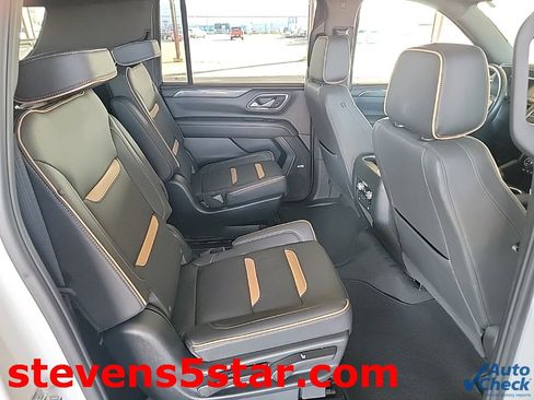 Used 2023 GMC Yukon XL AT4 w/ Technology Package image 7