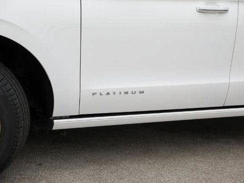 Certified 2021 Ford Expedition Platinum image 4