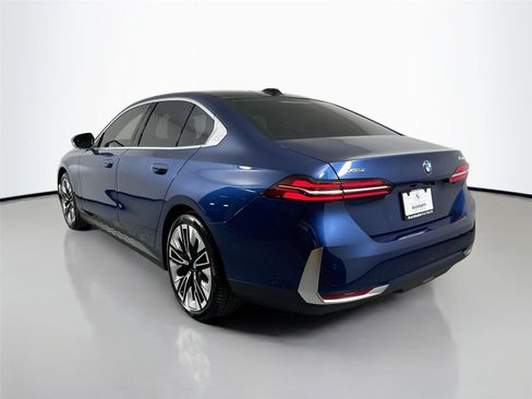 New 2026 BMW 530i xDrive w/ Premium Package AWD/4WD image 8