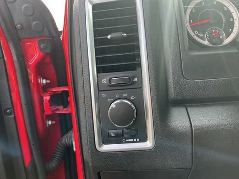 Used 2024 RAM 1500 Classic SLT AWD/4WD image 16