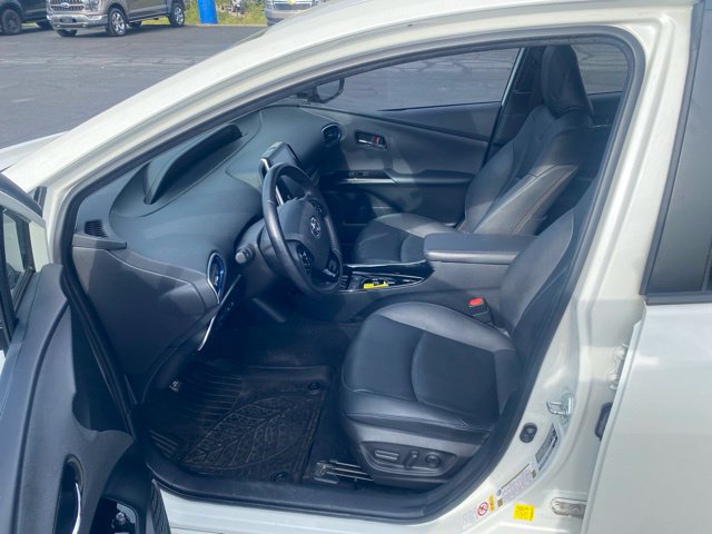 Used 2020 Toyota Prius Limited w/ Premium Convenience Package FWD image 10