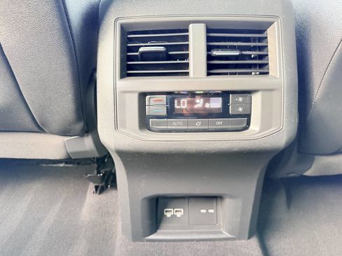 Used 2020 Volkswagen Atlas SE w/ Panoramic Sunroof Package FWD image 20