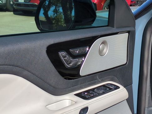 New 2026 Lincoln Aviator Reserve image 11