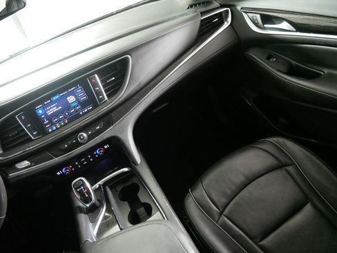 Used 2021 Buick Enclave Avenir w/ Avenir Technology Package AWD/4WD image 11