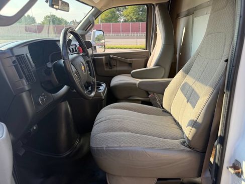 Used 2020 Chevrolet Express 3500 w/ Power Convenience Package RWD image 23