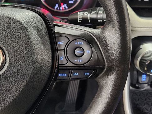 Used 2021 Toyota RAV4 XLE image 51