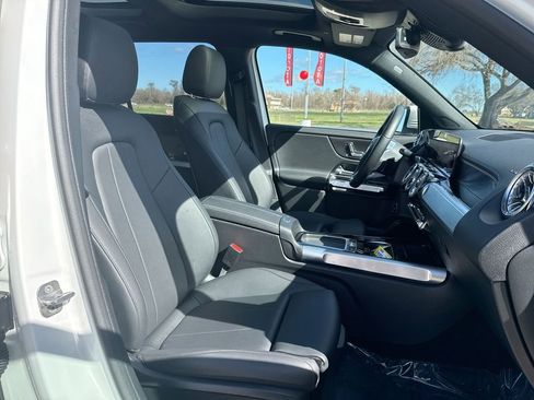 Used 2024 Mercedes-Benz EQB 250+ image 32