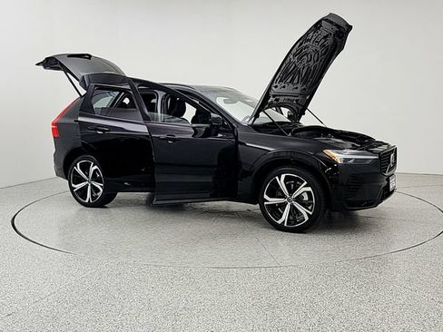 Used 2024 Volvo XC60 T8 Ultimate w/ Protection Package Premier AWD/4WD image 10